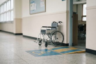 cadeira de rodas nas escolas de curitiba acessibilidade