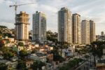 Torres residenciais compactas em Curitiba voltadas ao aluguel por temporada
