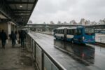 Ônibus em terminal de Curitiba durante reforço de linhas para o vestibular UFPR Curitiba
